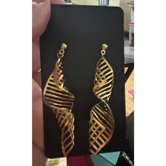 Vintage Twisted DNA Structure Dangle Earrings - Picture 5 of 10